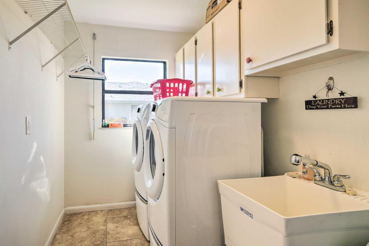 Pet-Friendly Fort Myers Home With Patio And Grill! North Fort Myers Dış mekan fotoğraf